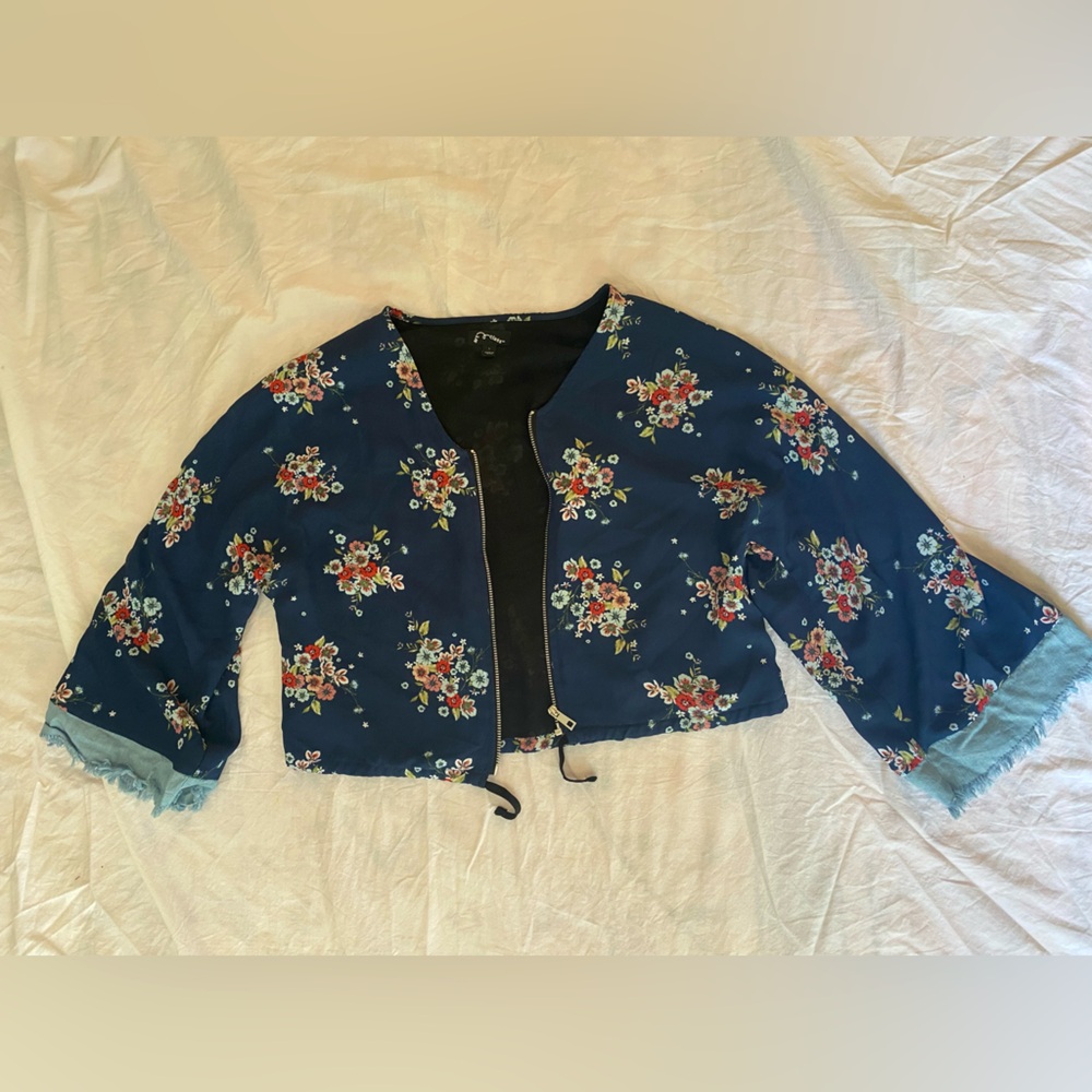 Art Class Blue Kimono Jacket with Floral Design - Large